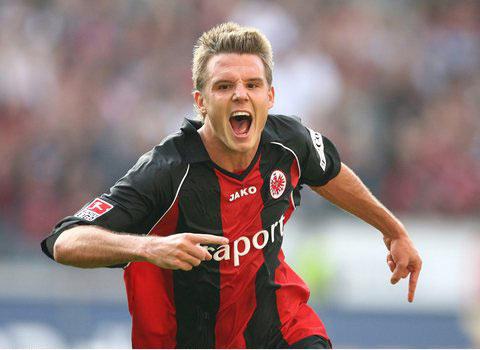 举足轻重 举足轻重